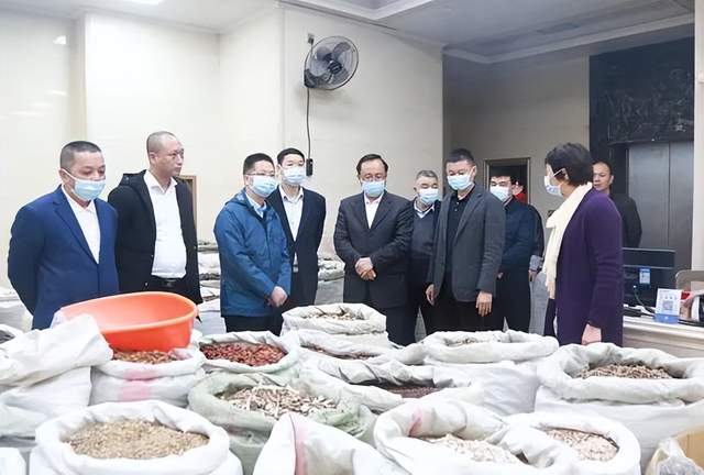 破产重整化解退市风险 多家公司申请“摘星脱帽”