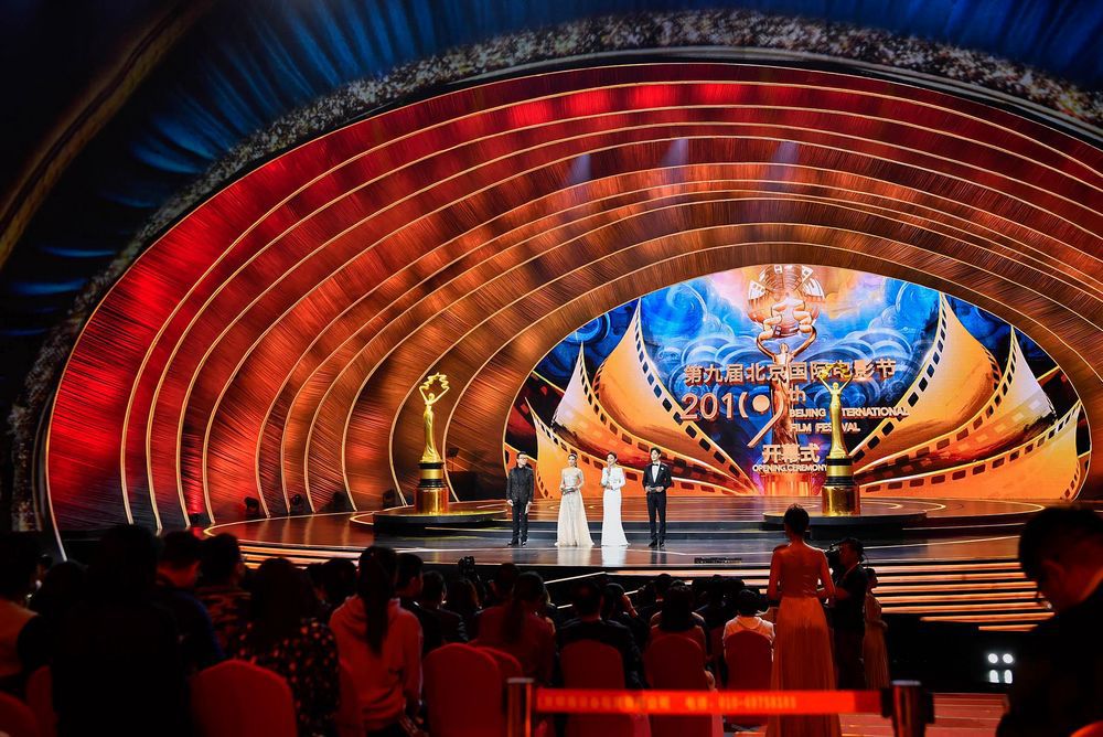 国药公司参加“天坛奖”入围主创酒会暨北京同仁堂之夜 传统老字号与电影艺术及国际文化的交融碰撞