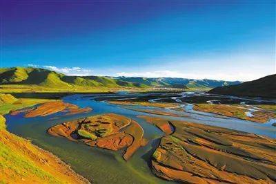 中国银联携手三江源生态保护基金会共同打造“低头捡星光”环保艺术展