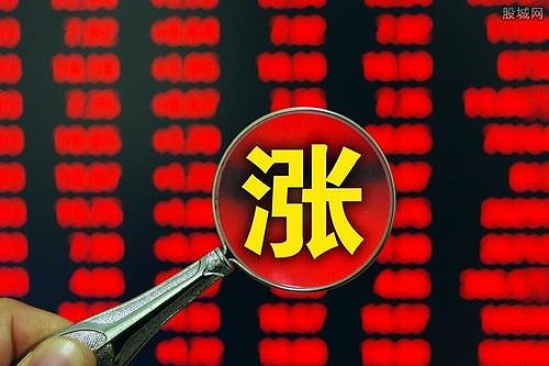 A股喜迎7月“开门红” 上证综指逼近3000点