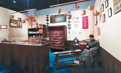 弘扬中医药文化 “中药香”飘向澳门 同仁堂国药公司代表北京同仁堂亮相澳门MIF博览会