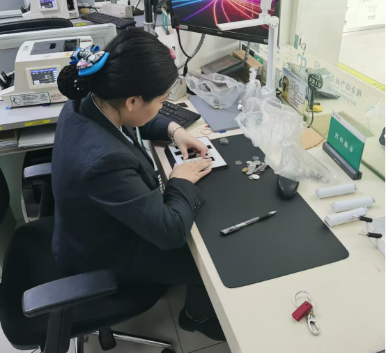 耐心兑币 化解难题——农行北京分行暖心服务行动进行时