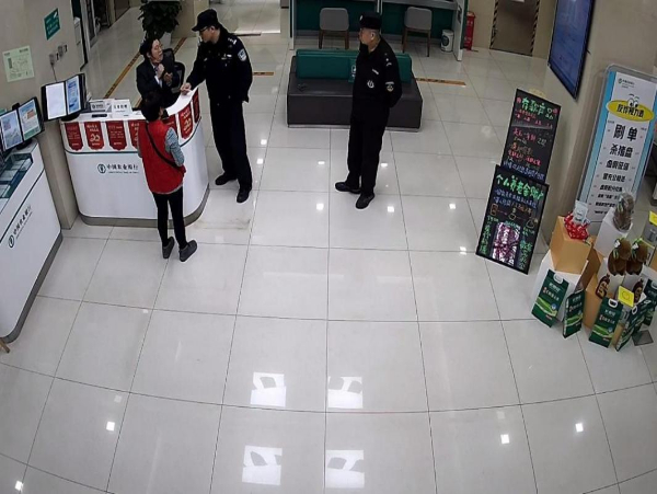 关爱上门 情暖老兵——农行北京分行暖心服务行动进行时