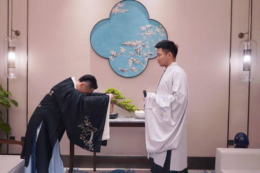 谢仕荣：跨越一甲子的保险之路