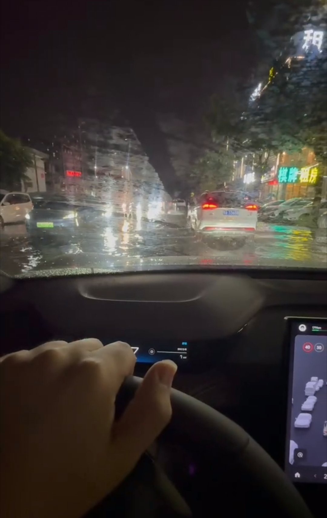 中央气象台:重庆湖北等地局地有暴雨